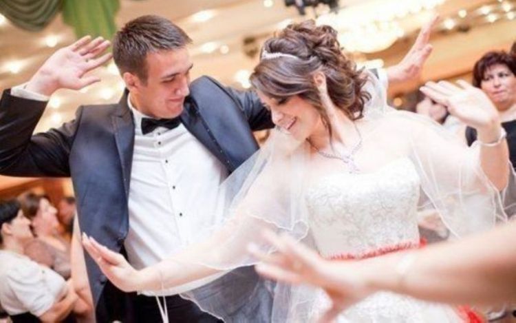 Əhali toy etməyə HAZIR DEYİL - SOSİOLOQ