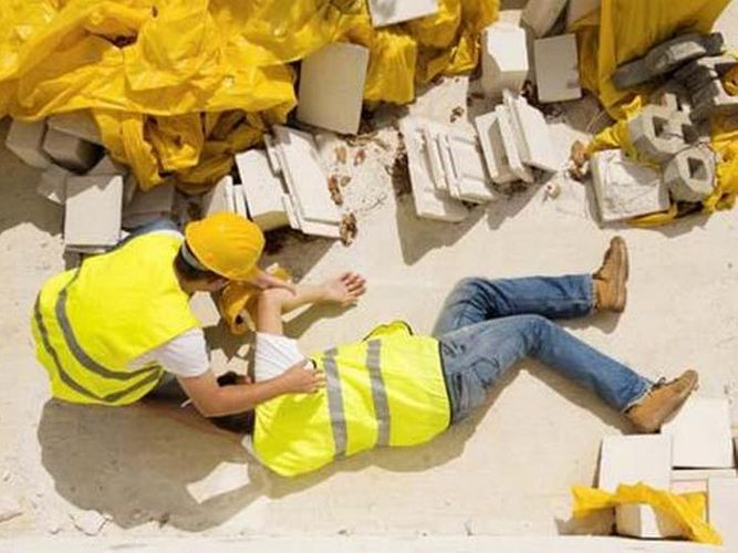 Azərbaycanda usta 6-cı mərtəbədən yıxılıb öldü