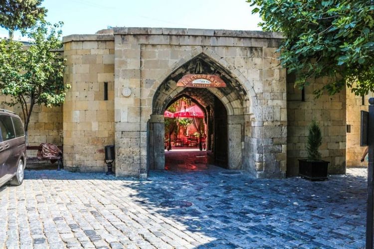 “Multani” karvansarasında bərpa işləri gedir