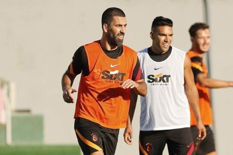 “Qalatasaray” 4 transfer sifariş etdi  