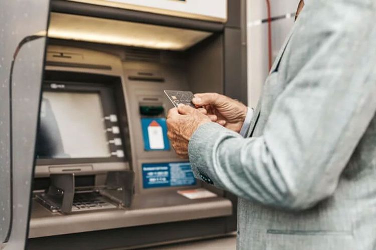 “Banklarla bağlı böyük qanun paketi hazırlanır” - DEPUTAT