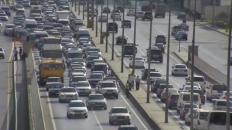 Bakıda baş verən qəza tıxac yaratdı