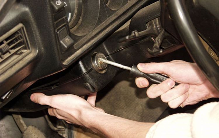 Maşını qaçırıb yandırdılar