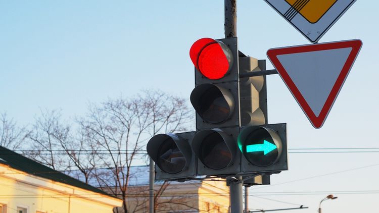 25 küçə və prospektdə işıqforlar belə işlədi