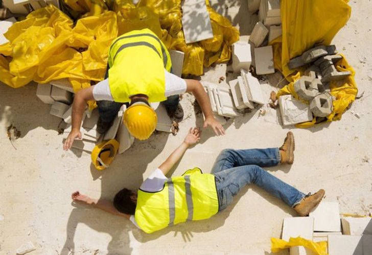 "Bir sual, bir cavab" - Tikintilərdəki ölümlərə görə kim məsuliyyət daşıyır?