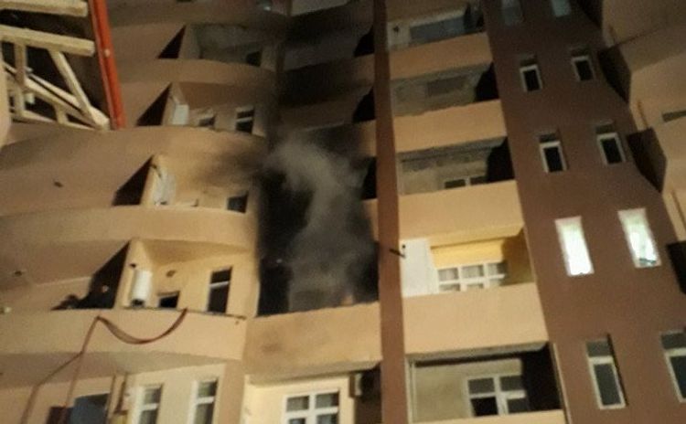 Bakıda beşmərtəbəli binada yanğın oldu