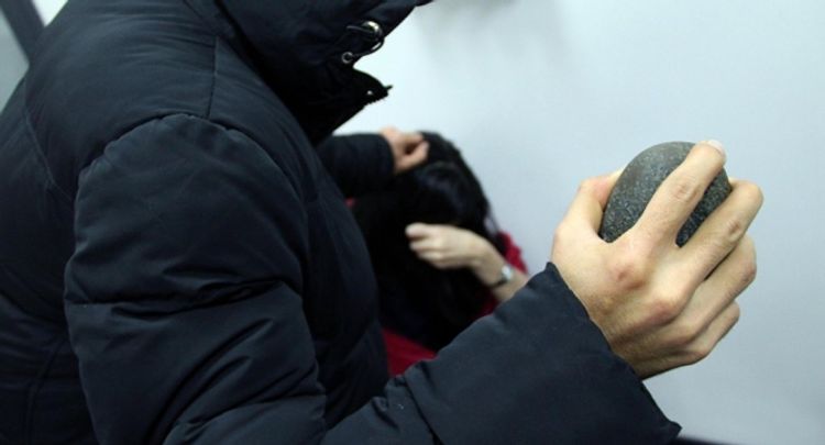 Bakıda daşla qətl törədildi 