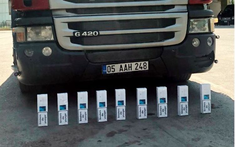 Gürcüstandan gətirilən külli miqdarda siqaret ölkəyə buraxılmadı - FOTO
