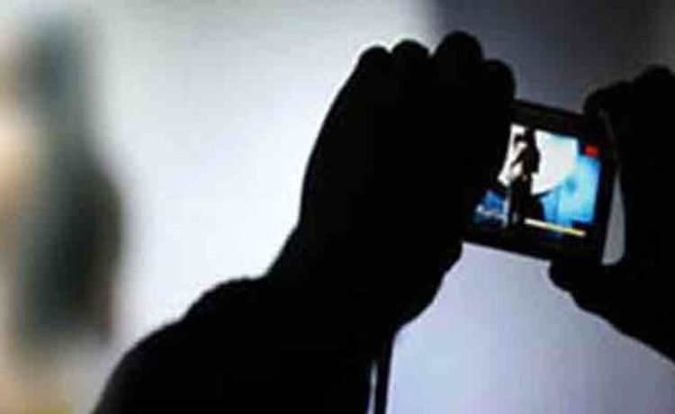 Qadını şantaj edən saxlanıldı 