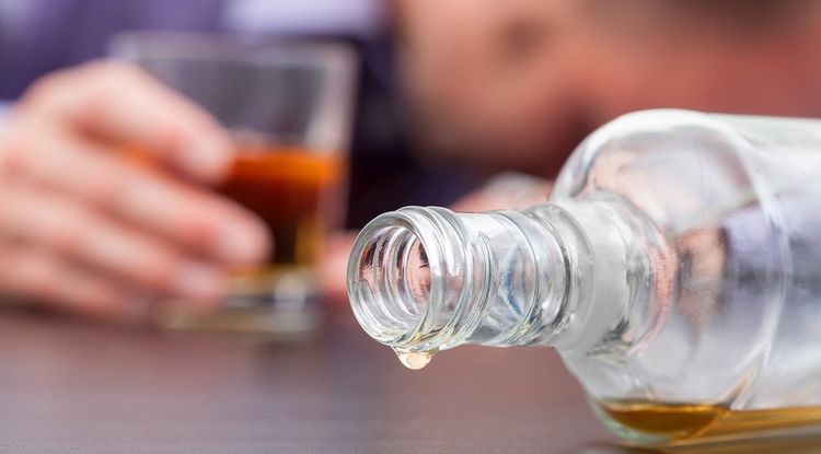 Bakıda iki nəfər sirkə turşusundan zəhərlənib, vəziyyətləri ağırdır - RƏSMİ