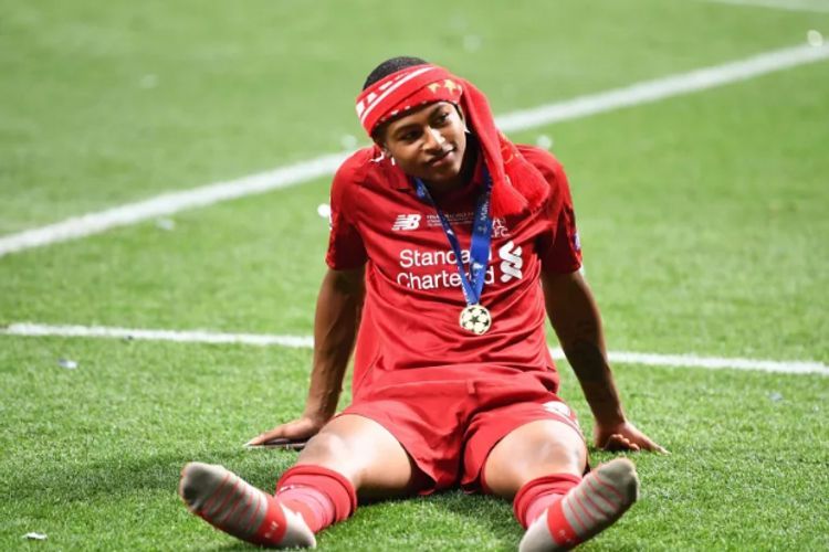 “Liverpul”un hücumçusu klubu tərk edir