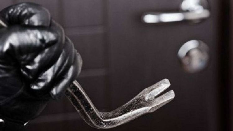 Bakıda sexdən seyf oğurlandı