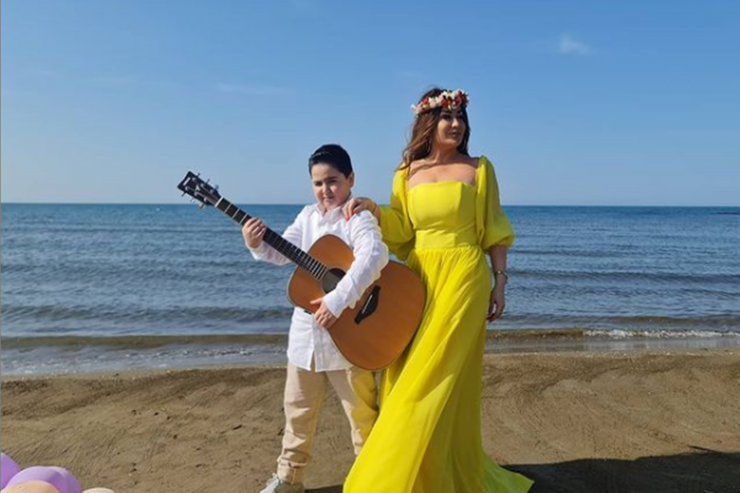 Rəqqasə Fatimə Fətəliyeva və oğlu Hüseyn