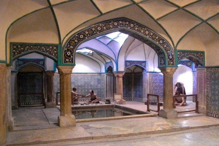 "Bəy hamamı"nda 8 bəy CƏRİMƏLƏNDİ 