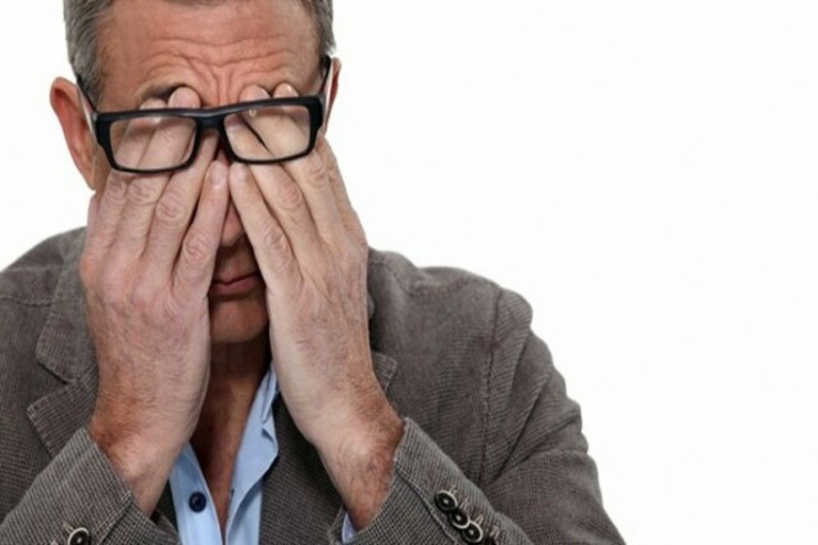 Niyə yaşlandıqca görmə qabiliyyəti pisləşir?