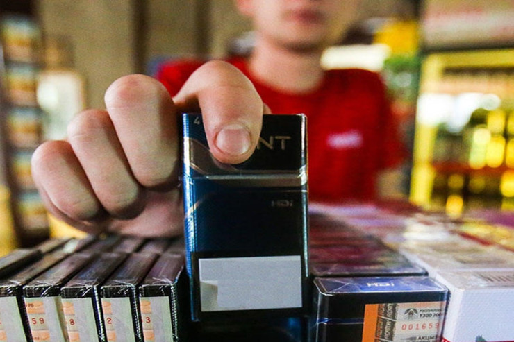 Uşaqlara siqaret satanlar cərimələndi