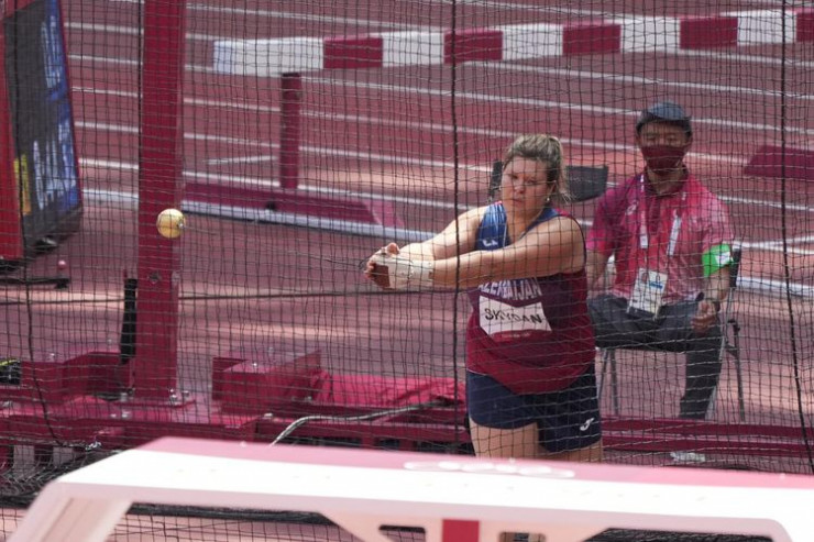 Anna Skidan, Azərbaycan atleti