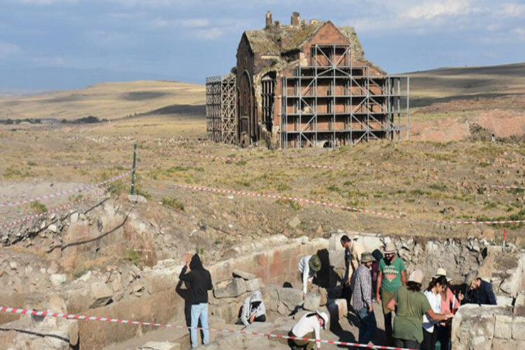 Türkiyə Ermənistan sərhədində qazıntı işləri