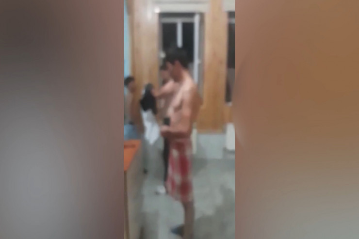 Bəy hamamında müştəri