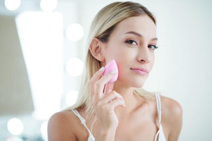 Makiyaj süngərindən necə istifadə edilməli?- 5 QAYDA 