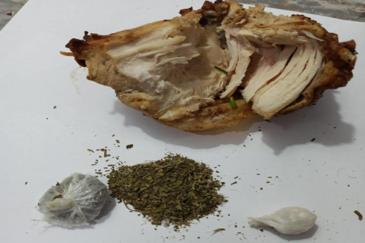 Toyuğun içərisində patı