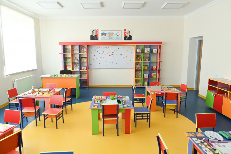 Yeni tədris ilinə yeni  MƏKTƏBLƏRLƏ  - FOTOLENT 