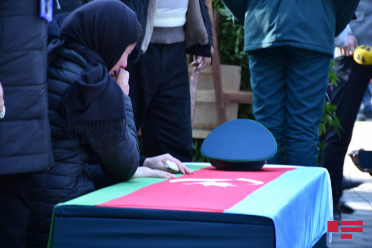 Helikopter qəzasında şəhid olan hərbçilər DƏFN EDİLDİ  - FOTO 