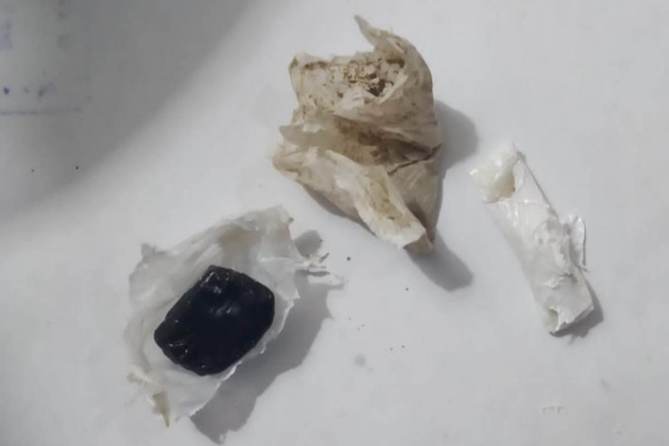 Həbsxanaya aparılan narkotiklər