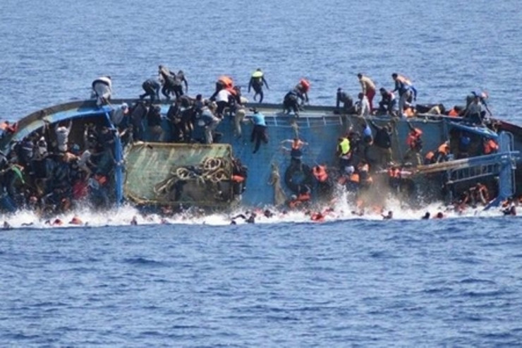 İçərisində uşaqların da olduğu qayıq çevrildi: 29 nəfər öldü 