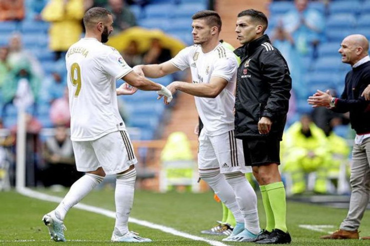 “Real”ın hücumçusu “Qalatasaray” yolunda