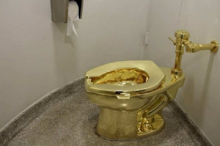 Polis rəisinin evindən qızıl  UNİTAZ   tapıldı -FOTO 