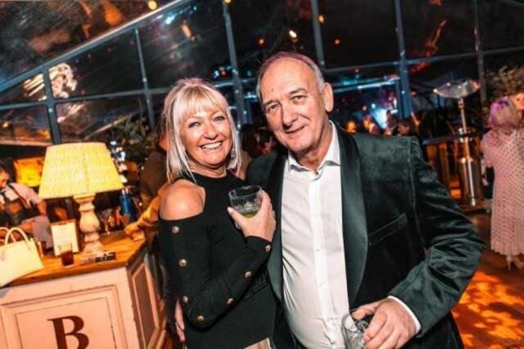 Devid Bekhemin atası milyonçu ilə evləndi -  FOTO 