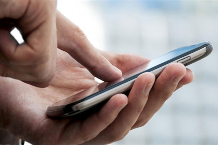 Bakıda telefonu olan məktəblilərə qarşı qeyri-adi  DƏLƏDUZLUQ 