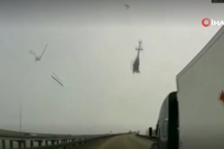 Helikopter yolun ortasına  DÜŞDÜ   - VİDEO  