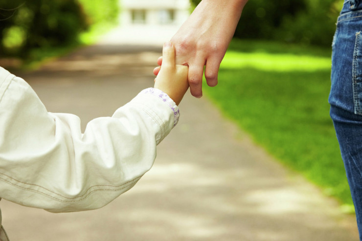 Məşhur müğənninin uşağı əlindən alındı - FOTO 