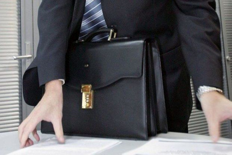 Nazirliyin aparat rəhbəri işdən çıxdı -  BUNLARI YAZDI  - FOTO 