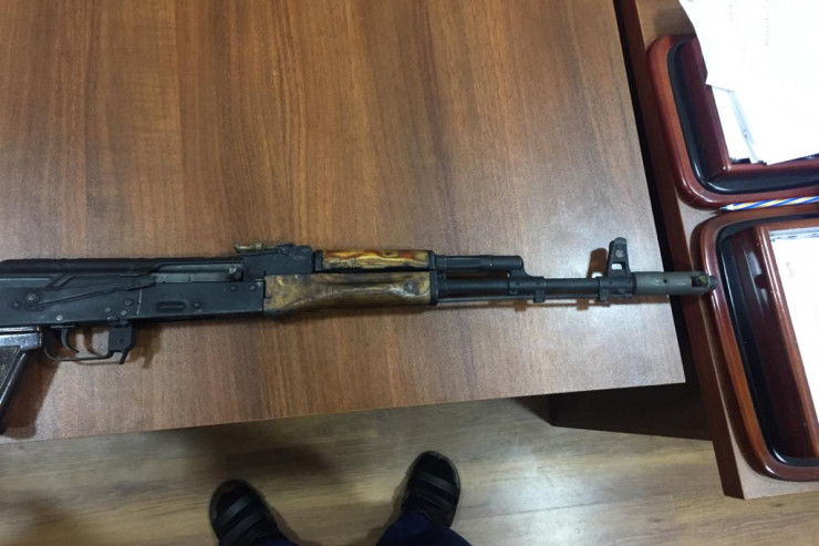 Keçmiş məhkumun gizlətdiyi silah tapıldı