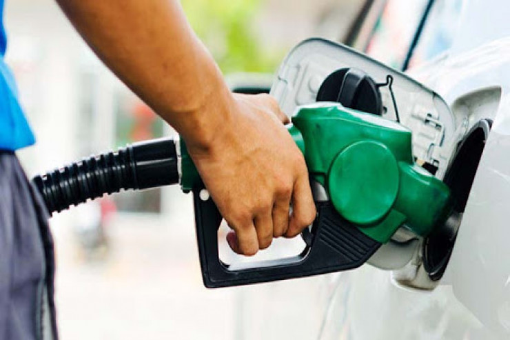 Yanacaqdoldurma məntəqəsində  QULDURLUQ  : külli miqdarda pulu apardı