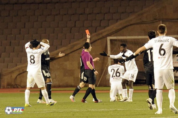 "Neftçi" və "Qarabağ" 10 min manat CƏRİMƏLƏNDİ 