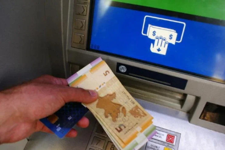 Qonşusunun təqaüd kartını oğurlayıb əylənməyə getdi