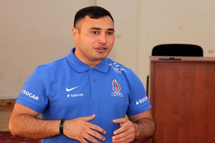 Qadın futbolçulardan ibarət Azərbaycan millisinin baş məşqçisi Siyasət Əsgərov