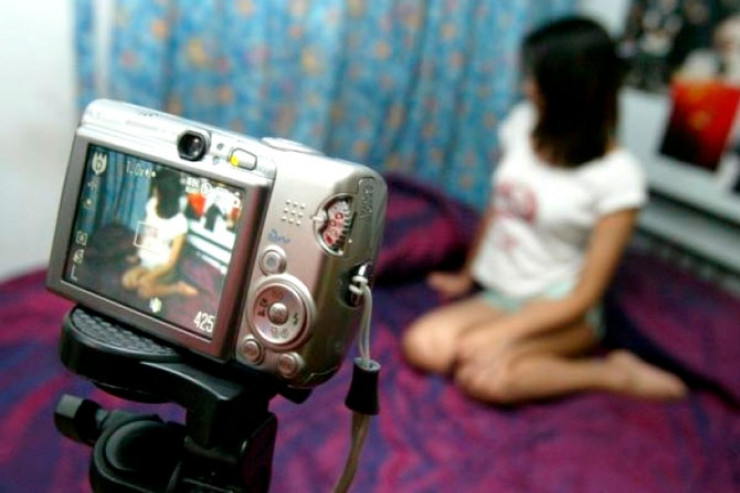 Rüsvay edəcəyini deyib 600 manatını aldı