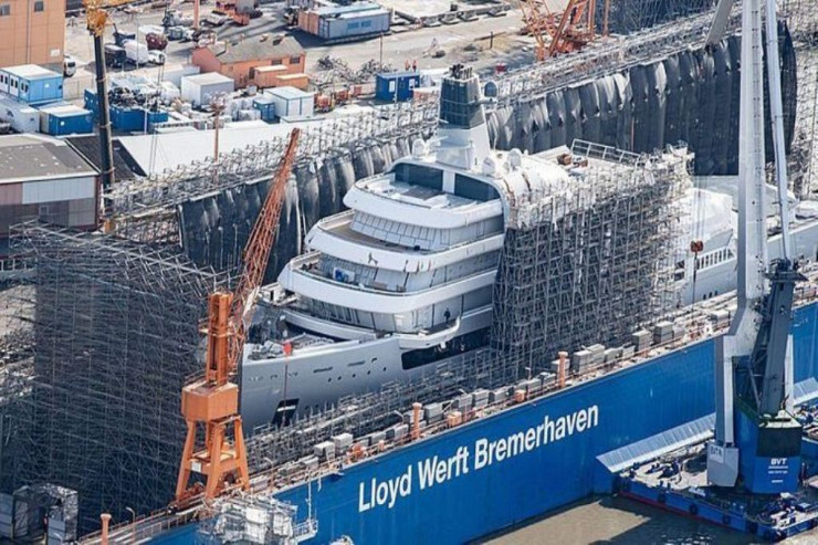 Roman Abramoviçin yeni yaxtası