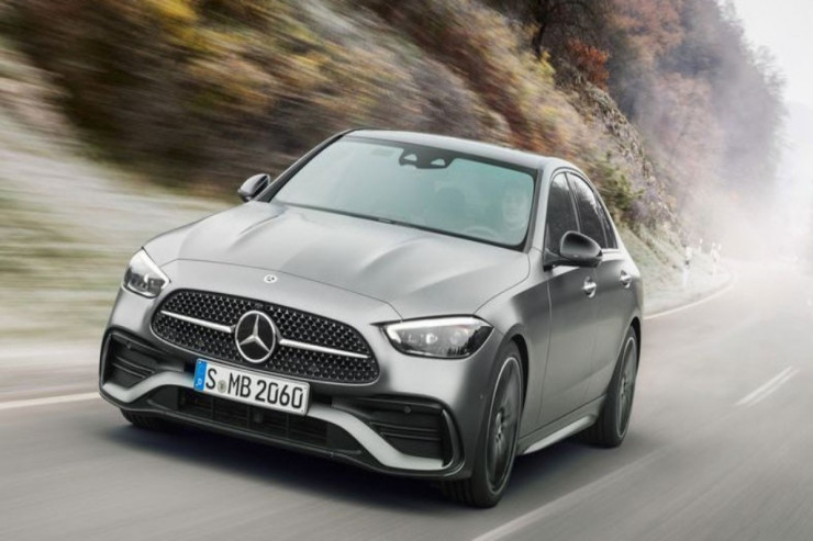 Mercedes-Benz yeni dizayn edilmiş 2022 modeli