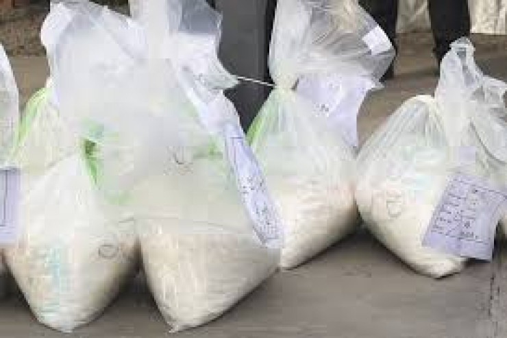 Azərbaycanda əcnəbi yol kənarında 26 kilodan çox narkotik gizlətdi