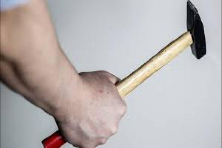 Anasını çəkiclə öldürdü: sən demə bu şəxs... 