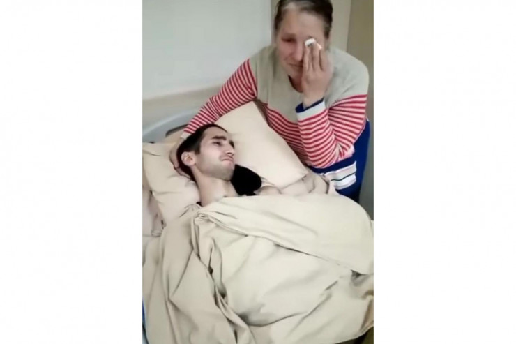 Qazi Tural Əsədzadə anası ilə