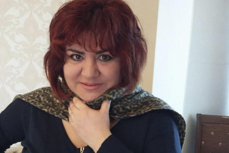 "Dodağı boyalı qızları gördü, çaşdı"  - Onları atan atası barədə danışdı