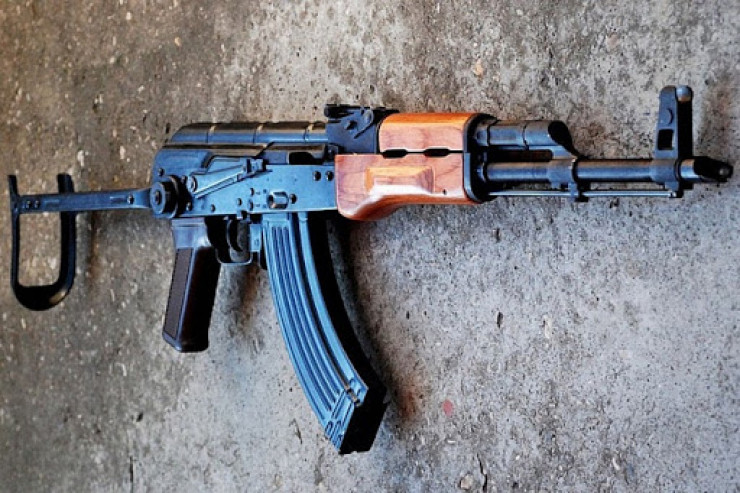 Keçmiş məhkumun evindən "Kalaşnikov" tapıldı