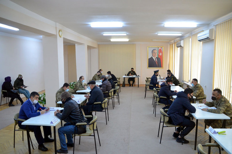 Səfərbərlikdən qayıdan 2700-dən çox döyüşçü nazirliyə müraciət etdi